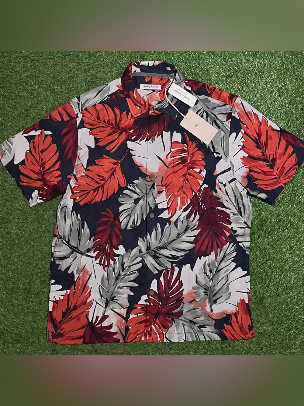 NWT Tommy Bahama Short Sleeve Ferona Fronds Hawaiian Leaf Print Large Shirt Silk